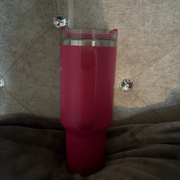 Stanley Pink Tumbler with Handle (limited addition) - Picture 3 of 3